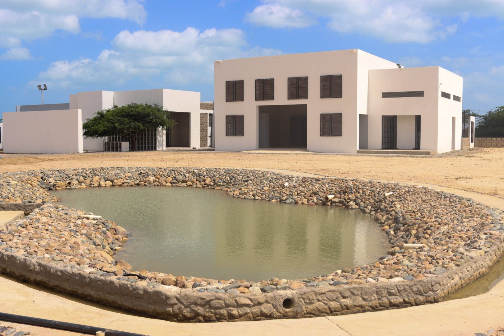 Fachada del Parque Memorial NESAGAVIRIA (2)